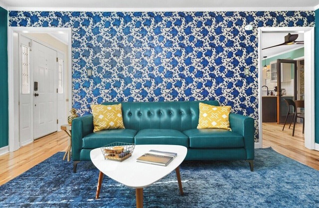 Your Modern Family Retreat, sleeps 10!