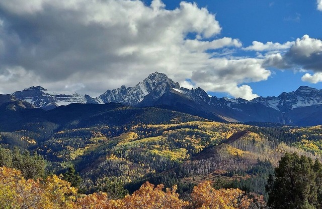 YOUR MOUNTAIN VACATION....Awaits You! Gorgeous Views of Mountains. Permit 37