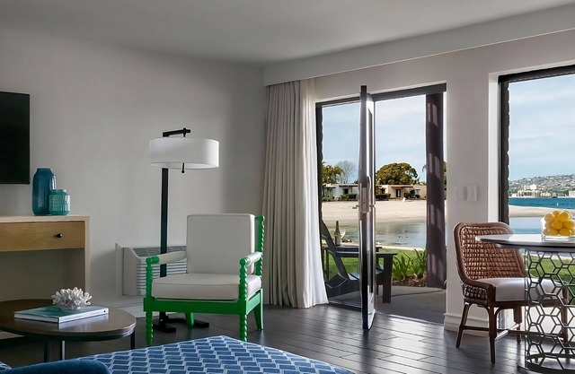 Your New Perfect Vacay Spot w/ Bayside Views! Outdoor Pool, Tennis Court!