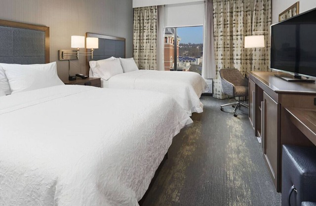 Your Next Cozy Staycation Awaits! Best for Groups