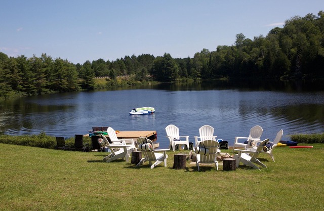 Lago privado, se aceptan mascotas, retiro familiar de lujo, capacidad para 14 personas, todo incluido