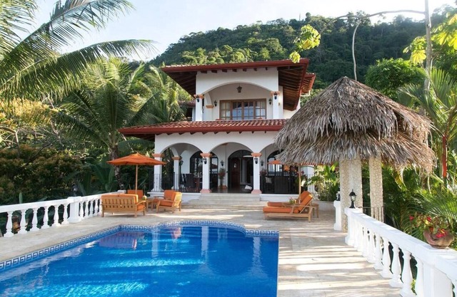 Su propio mini resort privado en una gran finca privada