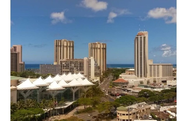 Your own Treasure close to the Beach, shopping and centrally located.