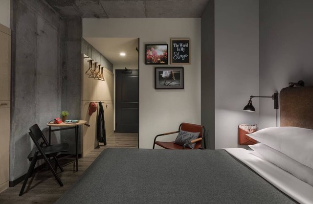 Your Perfect Boston Getaway—Pet-Friendly Access and Close to Everything