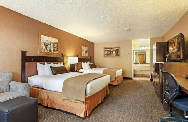 Your Perfect Bryce Canyon Retreat! Indoor Pool, Free Breakfast, Free Parking!