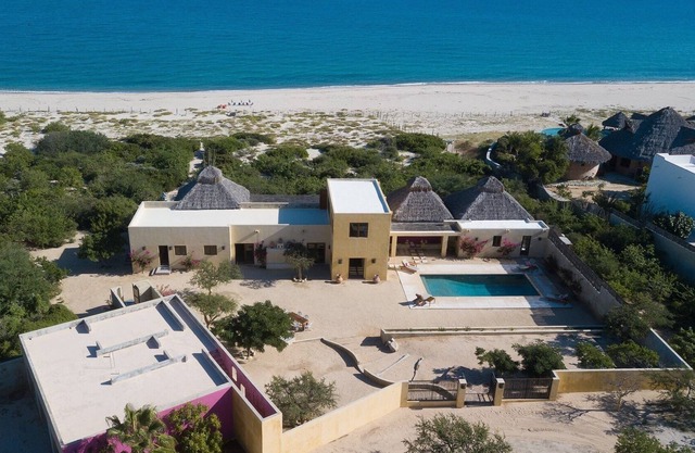 ¡Tu resort de playa privado!