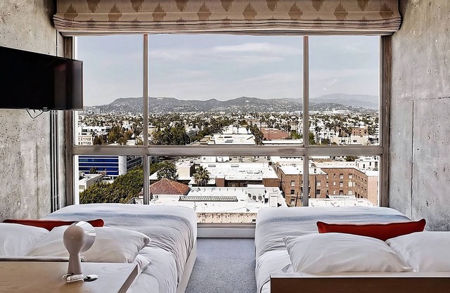 Your Relaxing Getaway Awaits! 2 City View Units, Pet-friendly, Outdoor Pool