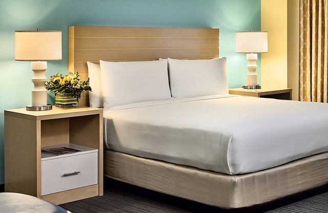 Your Relaxing Getaway Awaits! 2 Family-friendly units to enjoy. Near Green Space
