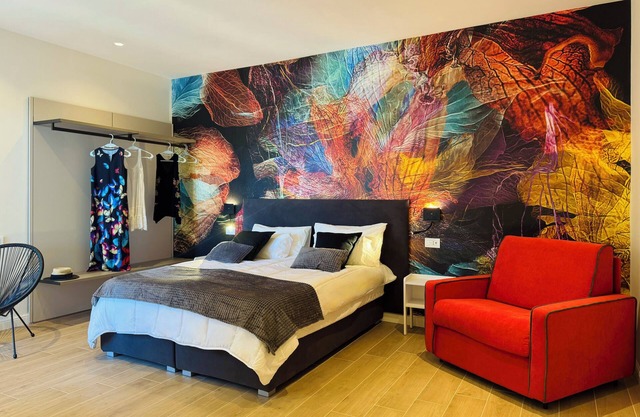 YourHome - Il Pino Rooms & Apartment