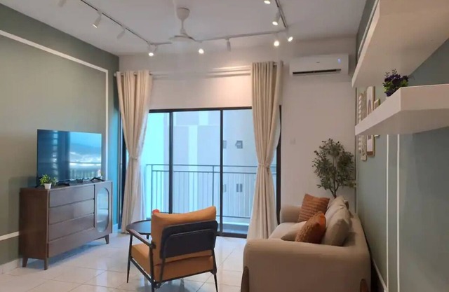 Youth City Residence/ 2 Room/ KLIA/ Nilai/ Pool