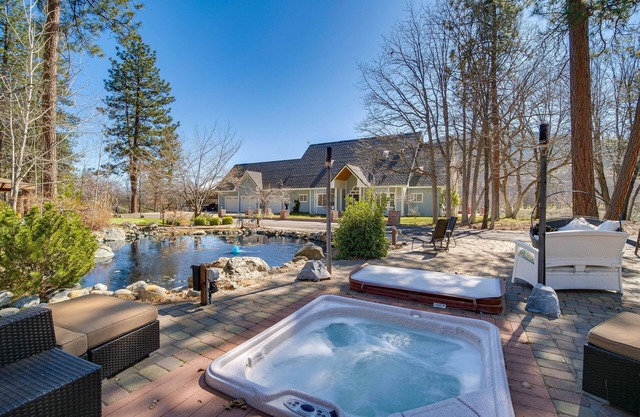 Yreka Home w/ Outdoor Oasis on 20 Wooded Acres!
