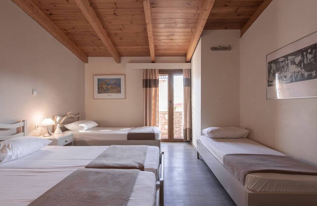 Yria Hotel