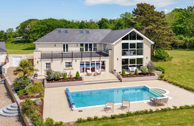 YSTAD AUR, pet friendly, luxury holiday cottage in Pontyates
