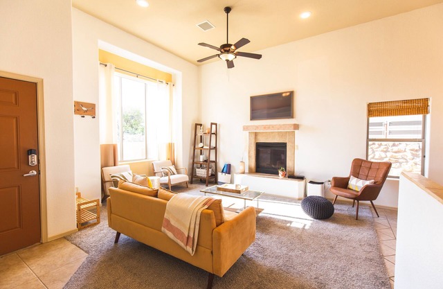 Yucca House | Views, Jetted Bath, Central Retreat