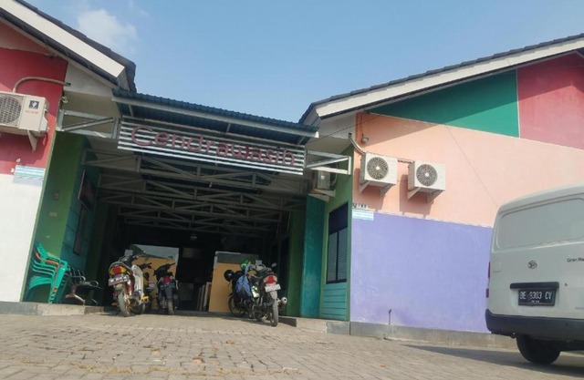 Yudi kios burung