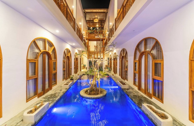 Yulaman Hotel