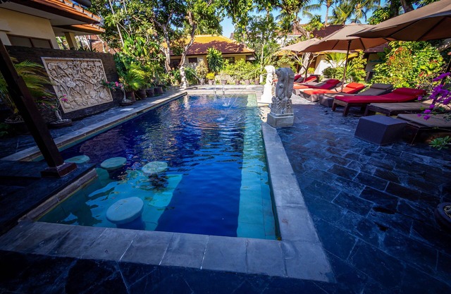Yulia Beach Inn Kuta