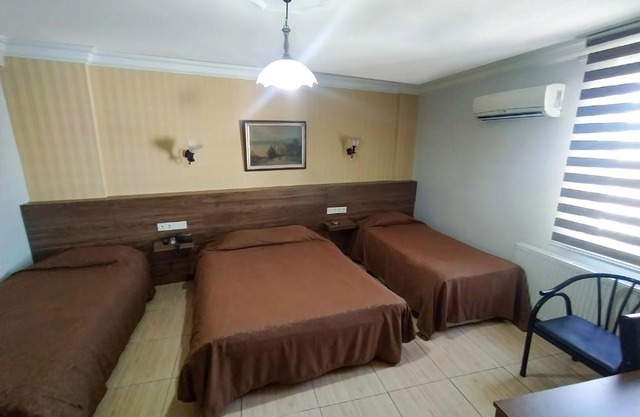Yunus Hotel