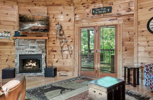 Yurt I Game Room Hot Tub I Sleeps 8 I 2BR 2BA