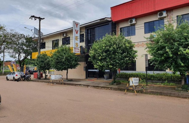Yves Hotel