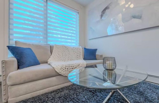 YYC 1BR Gem | Central Location + Fast WI-FI