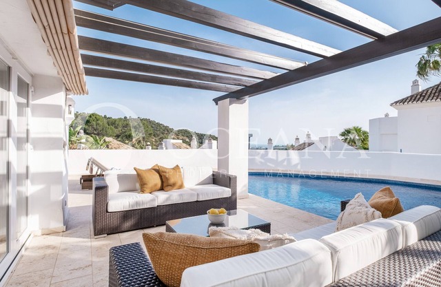 Zahara de Istan, Villa Familiar con Piscina Privada.