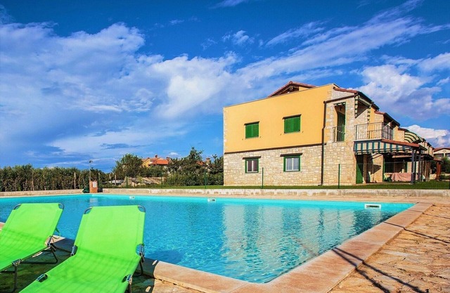 Zanella with Common Pool in Resort Gedici