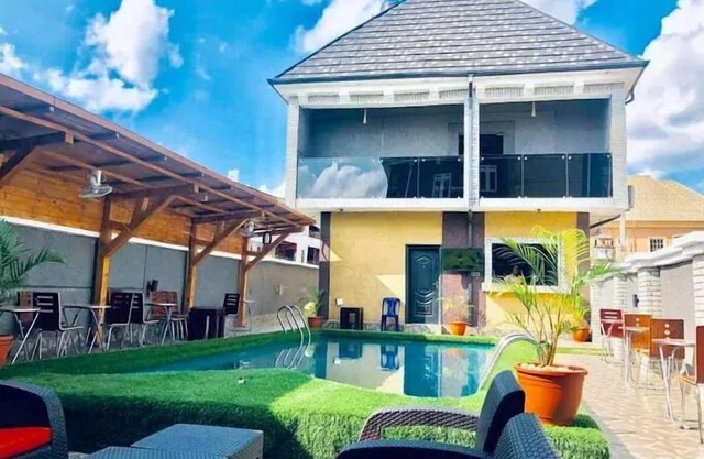 Zara Max Hotel and Suites