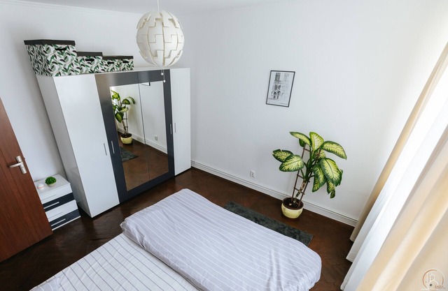 Zaza Apartment: Urban Retreat near Brâncuși's Axis!