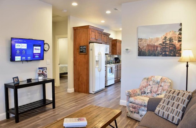 ZC4 Pet Friendly Home Near Zion