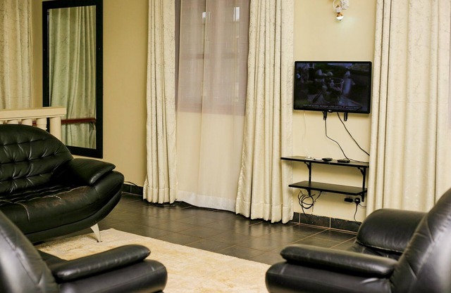 Zeehan Munyonyo-Secluded, Close to Speke Resort & 38min drive to/fro the Airport