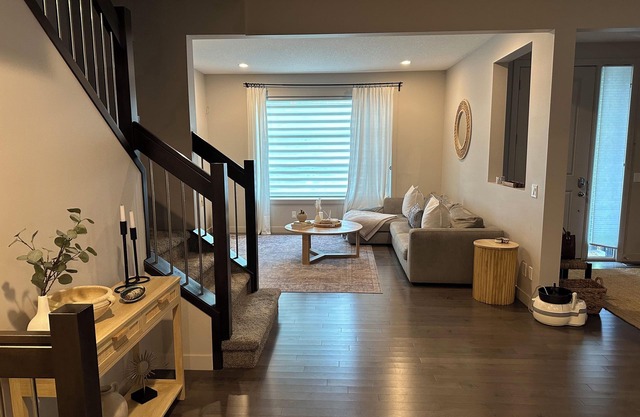Zen Den: Inner City 4-plex close to DT & Calgary Stampede