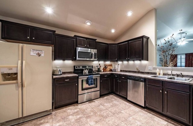 Zen House - 3BR/2BA - Pet friendly