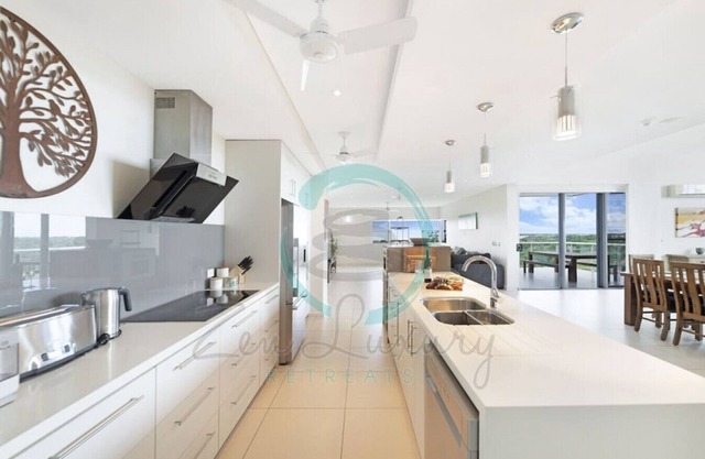 ZEN LUXURY 2-STORY Penthouse Mindal View