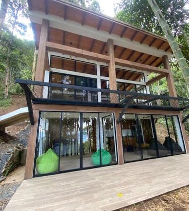 Zen Oasis del Bosque,mariposa 2
