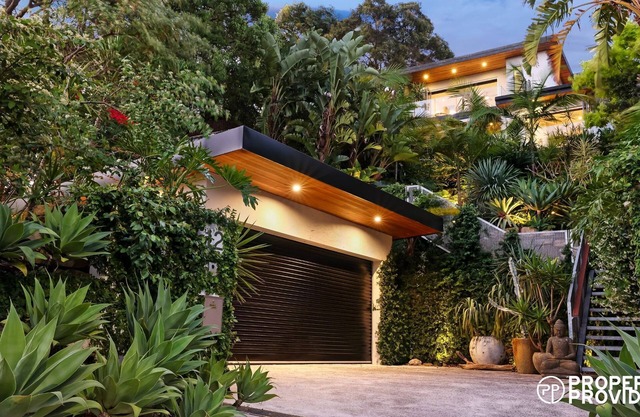 Zen Sanctuary Pet Friendly Executive Retreat in North Manly with Pool