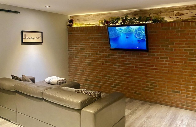 Zen2 Stylish Modern/Rustic Apartment in the Heart of Nature