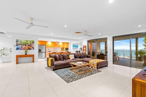 ZenLux 4BR Waterfront Penthouse Pad 270 Panoroma