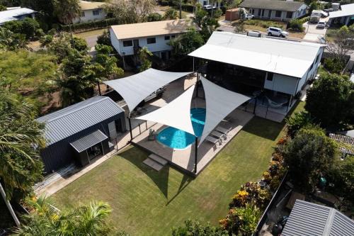 ZenLux Rosewood Luxury Family Escape - Pool - BBQ