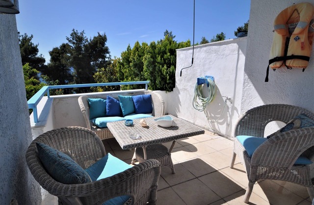 Zennova 15 Naftilos Family Summer House