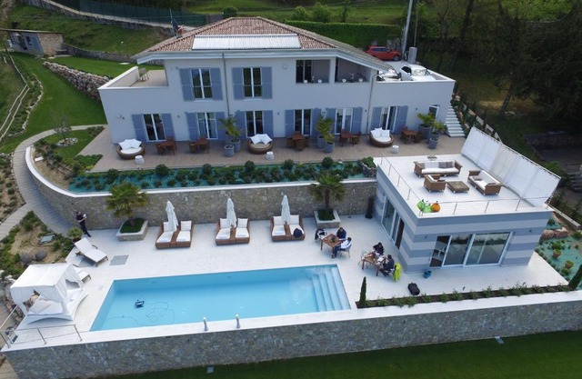Zeno Suites