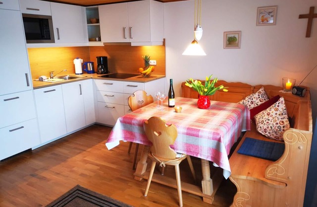Zentral gelegene Ferienwohnung (55m2) im 1. OG mit Balkon
