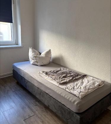 Zentrale Monteurswohnung mit Küche, WLAN & Vollausgestattet