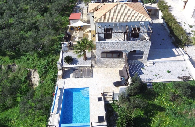 Villas Zentrum | Villa Rokka casa con piscina privada climatizada