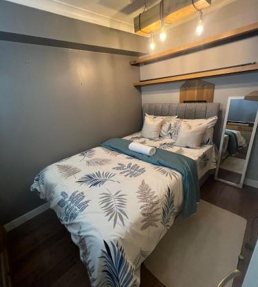 Zenwood Room