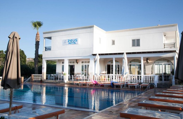 Zeus Hotel