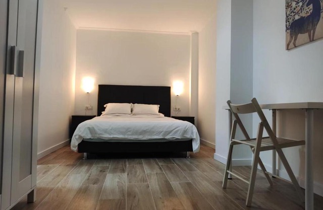 Zhenyu Apartments