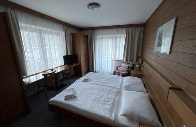 Zimmer 02 / 2bett mit Balkon - Pension Alpina
