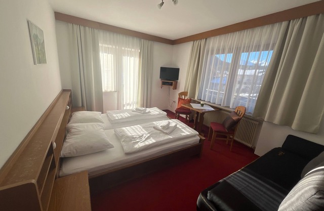 Zimmer 15 / 3bett mit Balkon - Pension Alpina