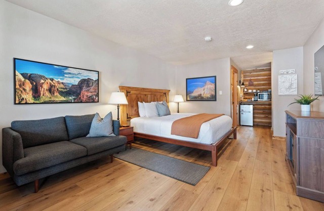 Zion Canyon King Suite Close to Zion & Bryce